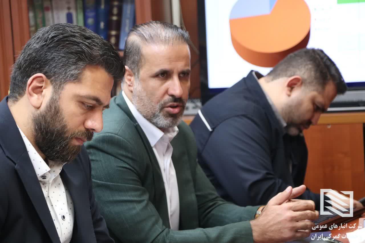 رئیس هیأت‌مدیره شرکت انبارهای عمومی و خدمات گمرکی ایران در بازدید از شرکت امام خمینی(ره) بر بررسی و ساماندهی وضعیت منابع