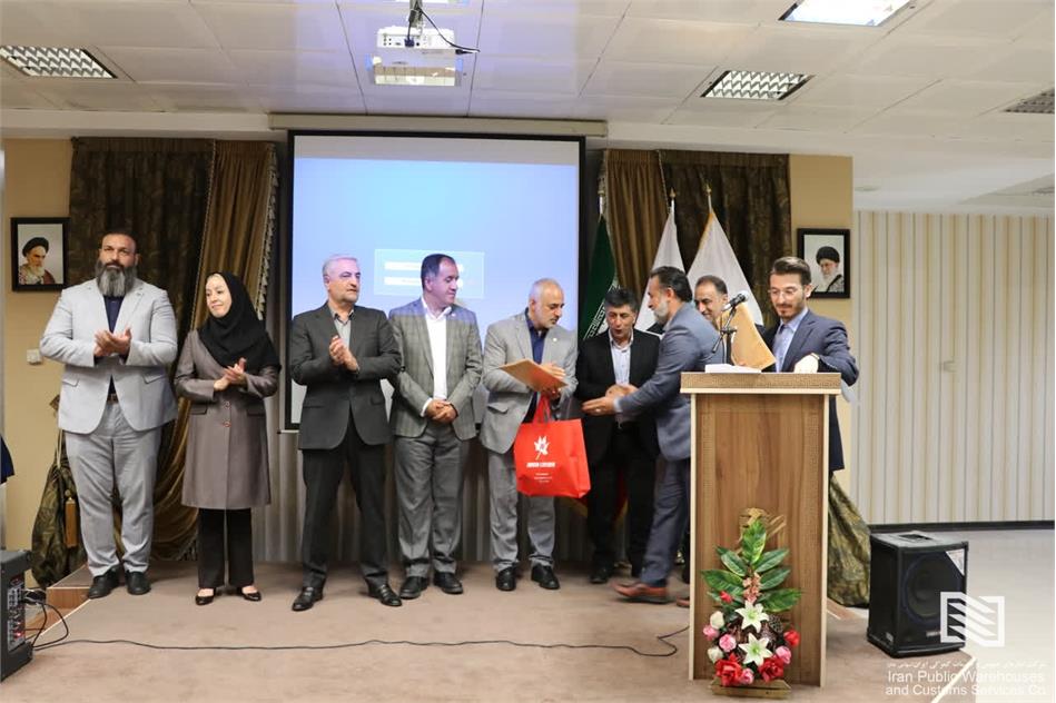 برگزاری مراسم گرامی‌داشت روز جهانی کارو کارگر در شرکت انبارهای عمومی امام خمینی(ره)