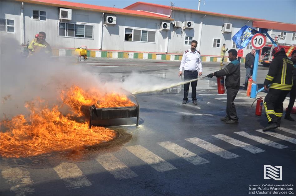 سیامک حسنی سرپرست شرکت انبارهای عمومی و خدمات گمرکی فرودگاه امام خمینی (ره) گفت: سرعت عمل نیروهای آتش نشانی در محل حادثه از